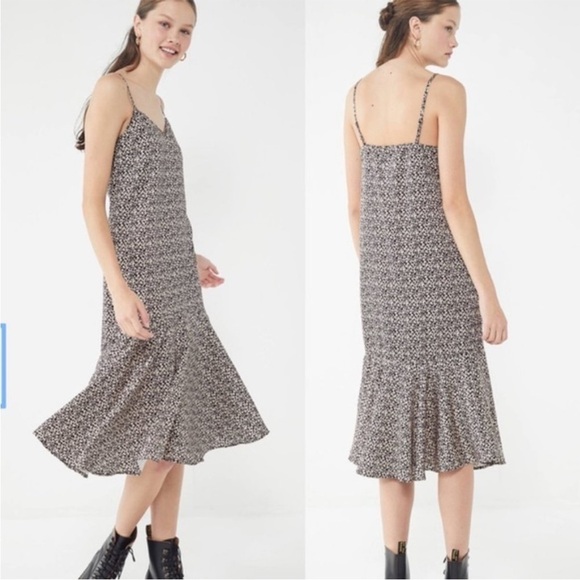 Urban Outfitters Dresses & Skirts - Urban Outfitters Leopard Gianna Midi Dress